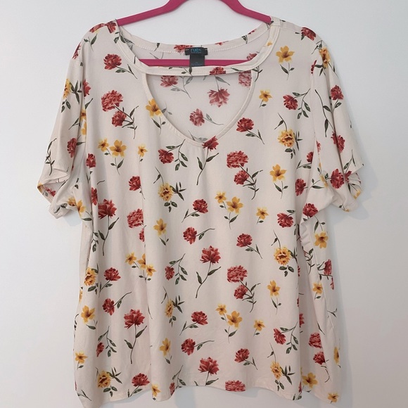 ❤️Rue21 Top❤️ - Picture 1 of 3